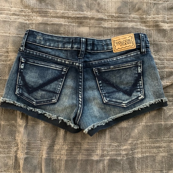 Volcom jean shorts - Picture 2 of 3